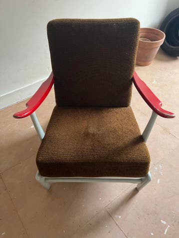 GRATIS Vintage fauteuil met bruine bekleding