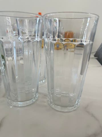 4 gebruikte glazen gratis op te halen