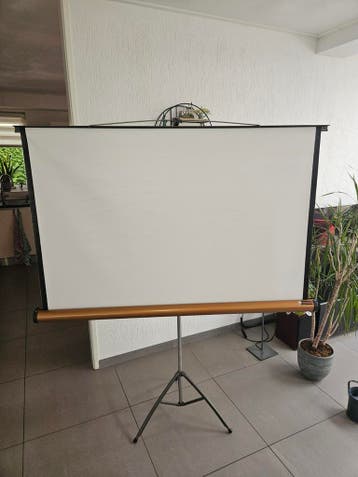 Projectiescherm met statief en beamerstandaard