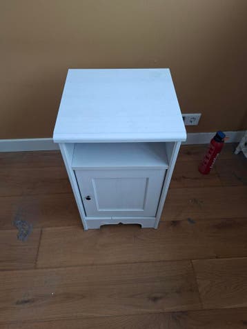 Twee nachtkastjes - GRATIS OPHALEN deze woensdag