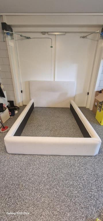 Gestoffeerd bedframe