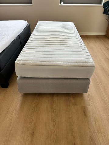 Gratis af te halen - Eenpersoons boxspring met matras