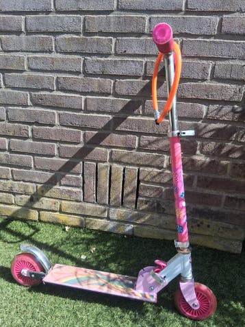 Roze kinderstep met bloemenprint