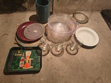 Diverse keukengerei en glaswerk  en veel linda's