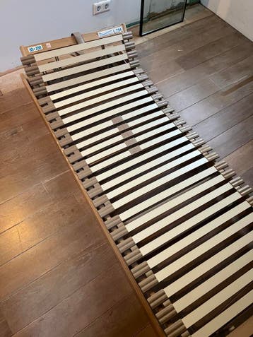 Lattenbodem met verstelbaar hoofd en voeteneind