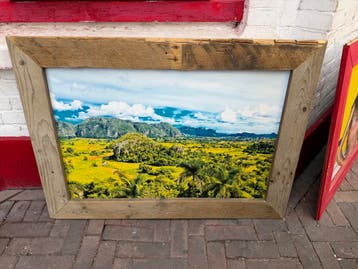 Schilderij Cubaans landschap - 100x72 cm met houten lijst