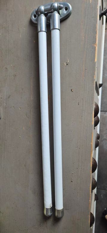 Witte metalen handdoekstang / handdoekrek