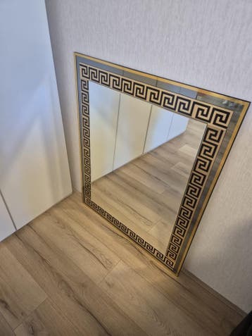 Spiegel met sierrand