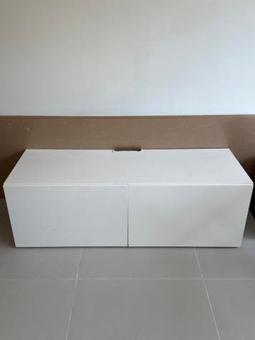 GRATIS IKEA Witte opbergbank met twee deuren