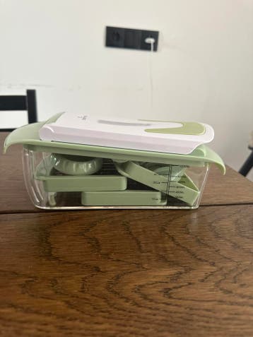 Multifunctionele groentesnijder met opvangbak