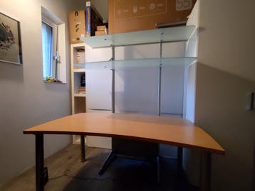 Bureau met achterwand zie tekst