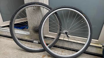 4 Gratis Wielen. 26” shimano (zilver) en 28” Vision (zwart)