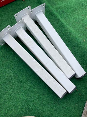 Set van 4 witte metalen tafelpoten