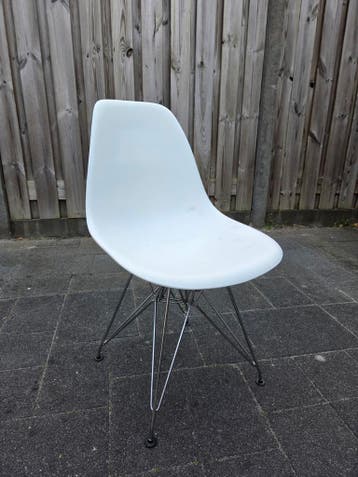 GRATIS! Set van 6 witte stoelen