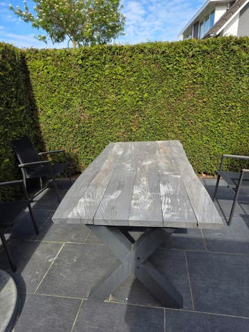 Gratis ophalen - Tafel met massief houten blad