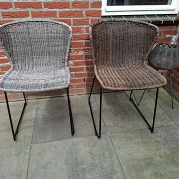 2 tuinstoelen