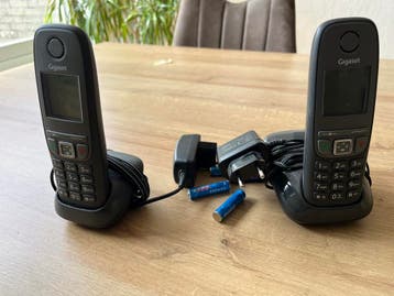 Telefoonset bestaande uit 2 stations.