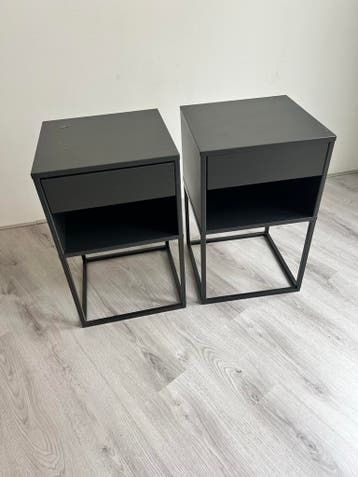 Zwarte nachtkastjes - Gebruikt maar nog prima