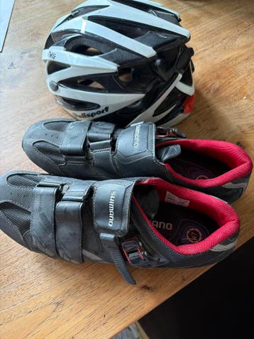 Shimano fietsschoenen maat 47 met helm