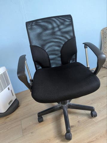 Gratis office chair