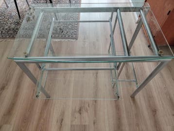 Gratis: glazen bureautje met uitschuifbaar blad