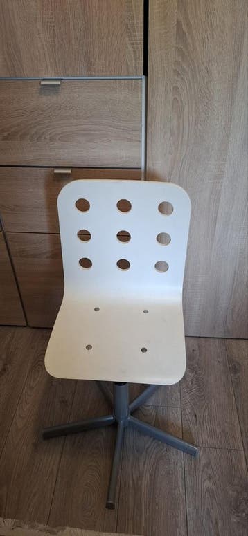 Witte bureaustoel met wielen