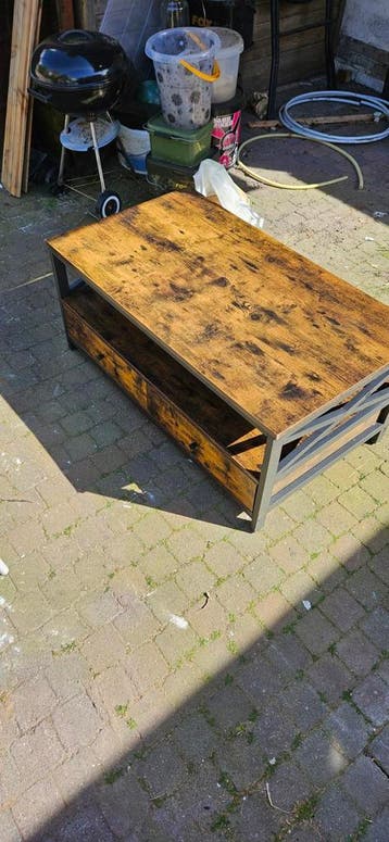 Gratis salontafel met lichte beschadigingen