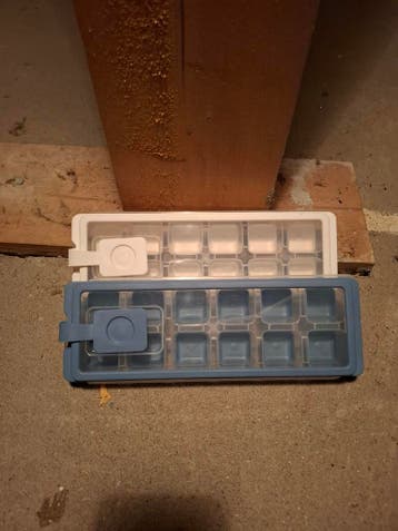 GRATIS! Schalen, bekers, dienblad etc