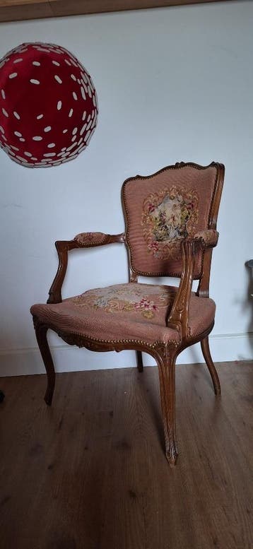 Antieke fauteuil / stoel opknapper (gratis ophalen)