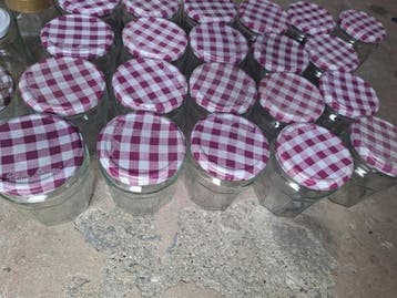 30 Bonne Maman en overige glazen potjes