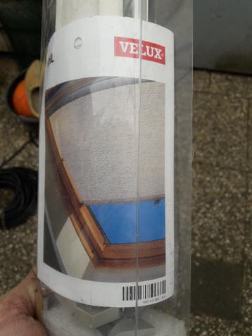 Gratis Velux Rolgordijn Dakraam 117 cm breed.