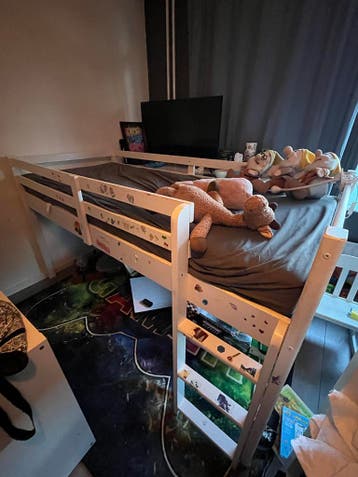 GRATIS! Halfhoogslaper bed met ladder (zie beschrijving)