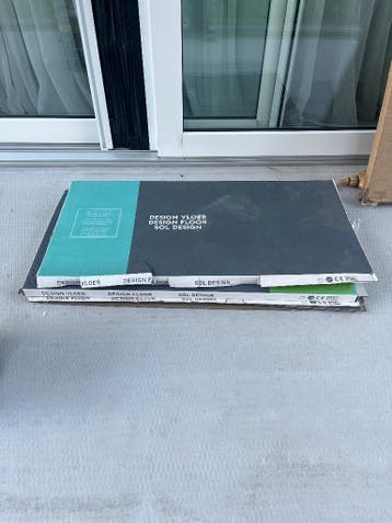 Gratis lichtgrijze klick PVC vloer – 7,5 m²