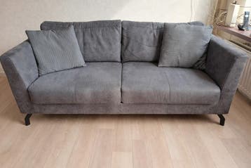 Gratis mooie ruime 2 zitsbank.