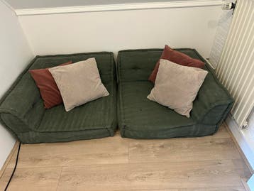 Comfortabele groene vloerbanken