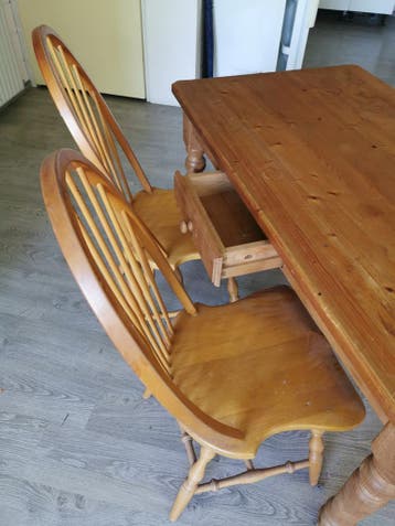 Grenen eettafel met 4 stoelen - Gratis af te halen