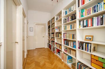 Gratis IKEA Billy boekenkast met bovenkast 5x