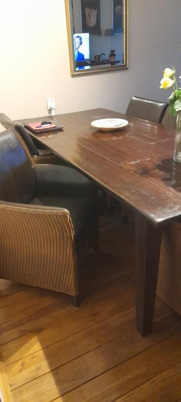 Eiken houten eettafel.