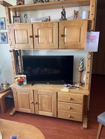 Massief eikenhouten wandmeubel  en tafel