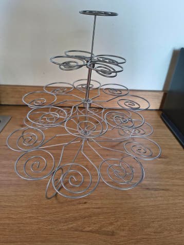 Metalen cupcake standaard voor 23 cupcakes