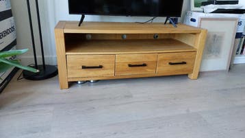 Gereserveerd  Gratis: TV meubel met 3 laden