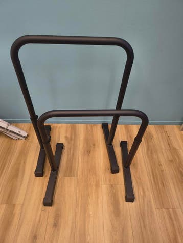 Ophalen in VELP; 2 kapotte fitnessrekken, oud ijzer