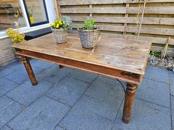 Gratis houten eettafel (opknapper) - Rustiek en robuust