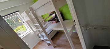 Gratis hoogslaper met bureau en slaapbank