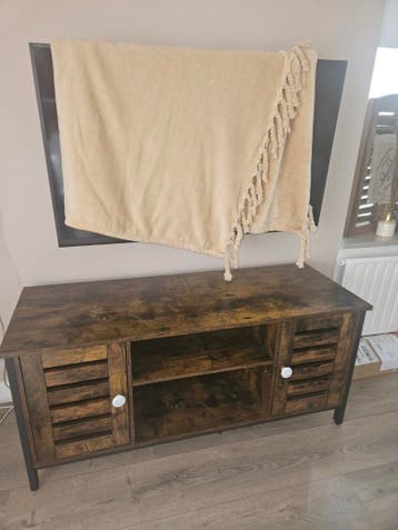 Tv dressior gratis af halen