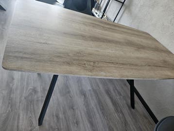 Eettafel 160x90 met gebruikerssporen