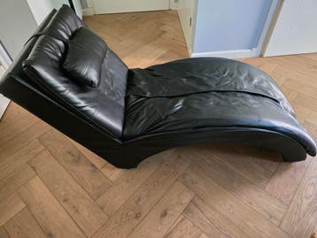 Zwarte chaise longue