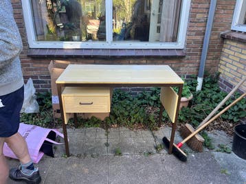 Bureautje gratis op te halen