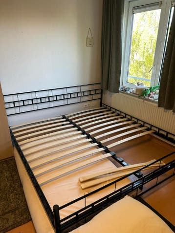 Tweepersoonsbed 200x180 cm - Z.s.m. ophalen!