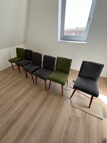 6 eettafelstoelen, gratis af te halen in Streefkerk